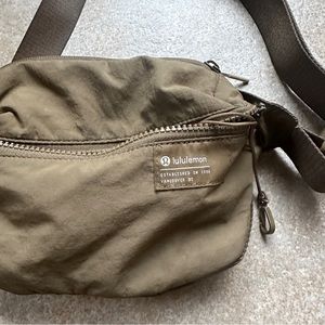 Lululemon Clean Lines Belt Bag